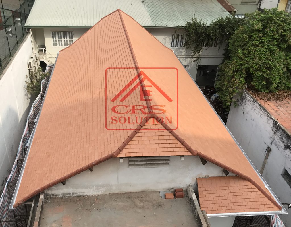 thay thế mái ngói cũ